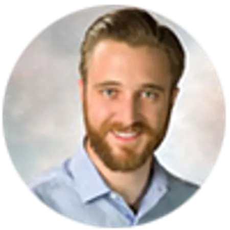 Agustin Pierri headshot