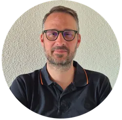 Andreas Kapaklis headshot