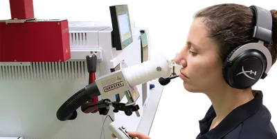 Nicole Kfoury performing sensory directed analysis