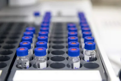 Vials arranged in a tray for high-resolution accurate-mass mass spectrometry